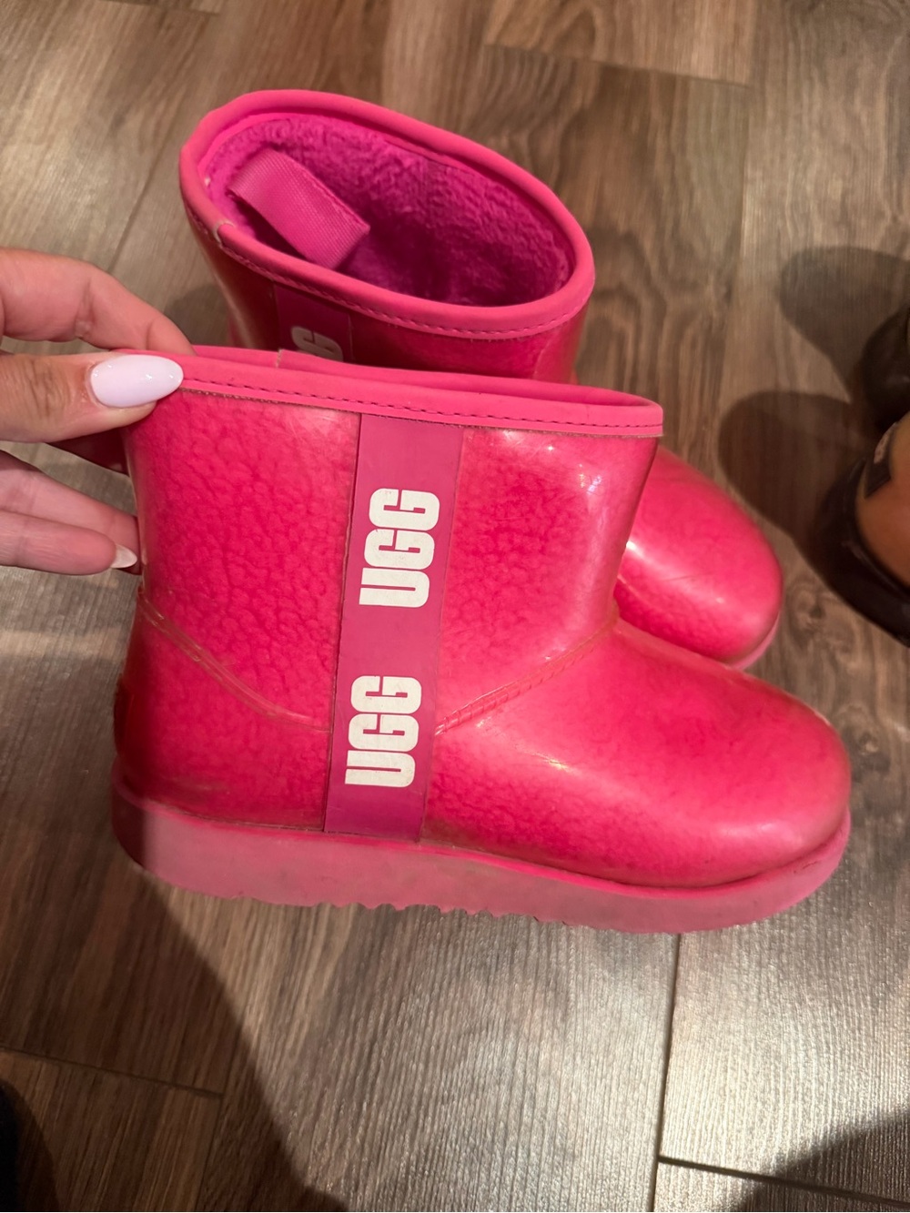UGG Kids Short Boot in Hot Pink